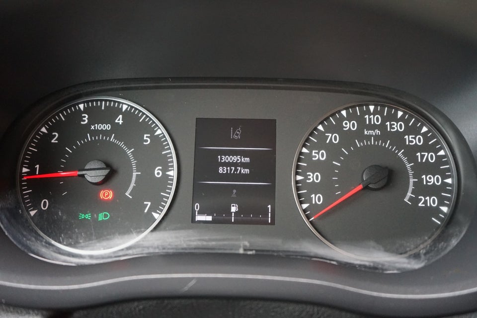 Nissan NV400 2,3 dCi 150 L2H2 Kassevogn