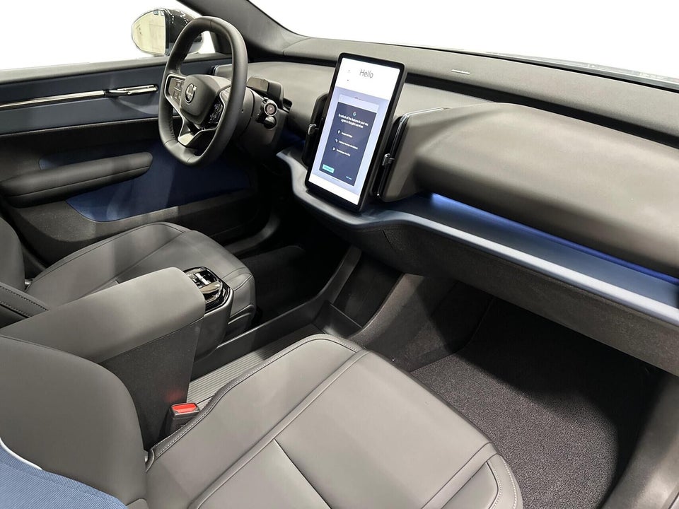 Volvo EX30 Standard Range Plus 5d