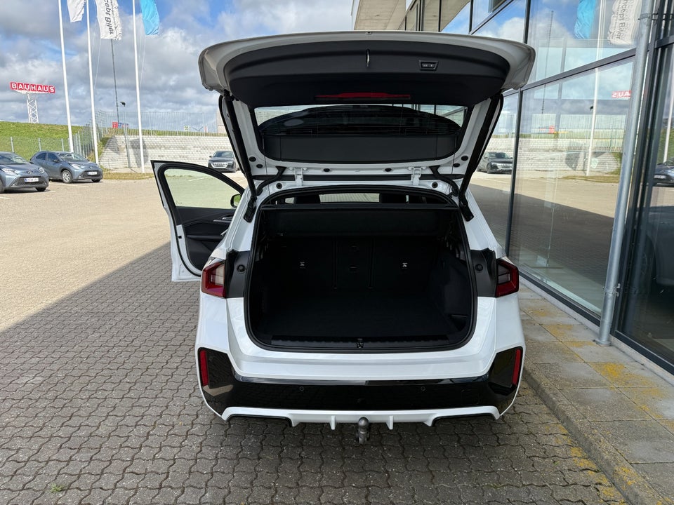 BMW iX1 eDrive20 M-Sport 5d