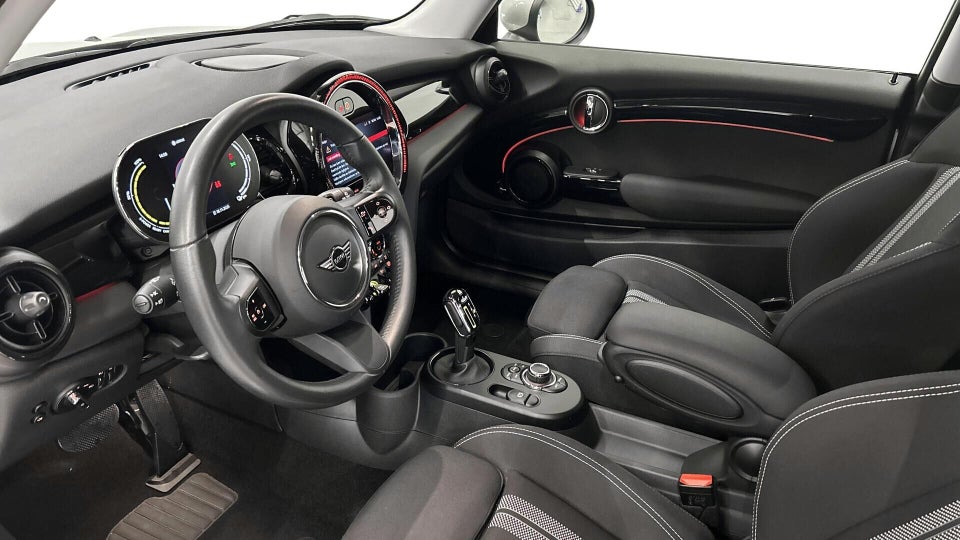 MINI Cooper SE Essential 3d