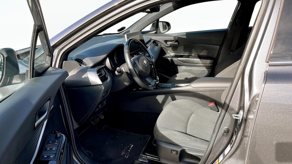 Toyota C-HR 1,8 Hybrid Selected CVT 5d