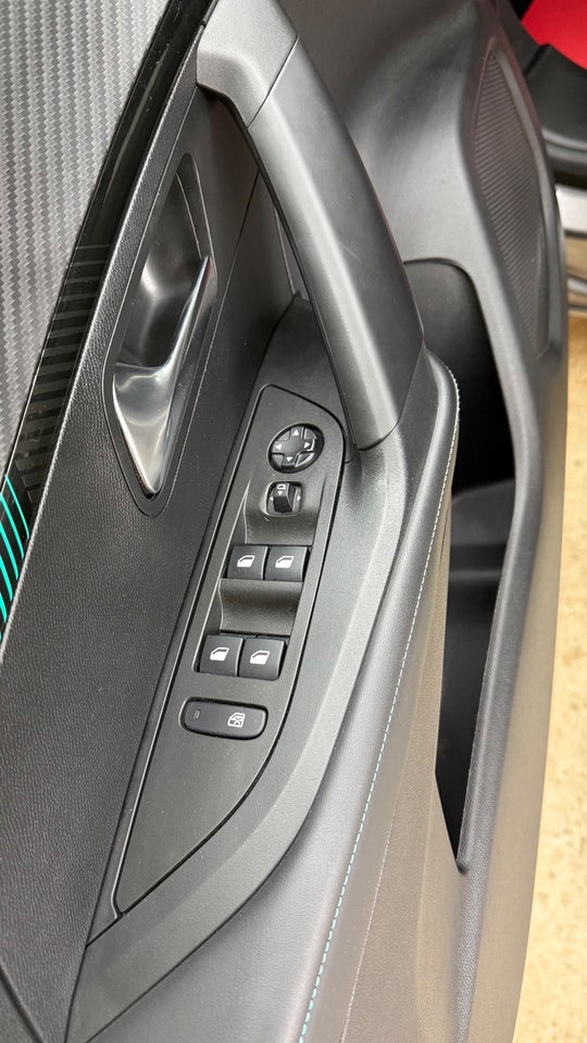 Peugeot 2008 1,2 PureTech 130 Allure Pack 5d