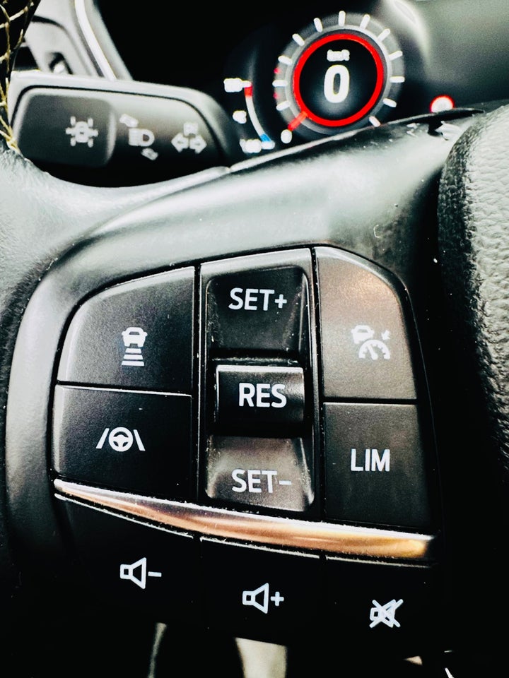 Ford Kuga 2,5 PHEV Vignale CVT 5d