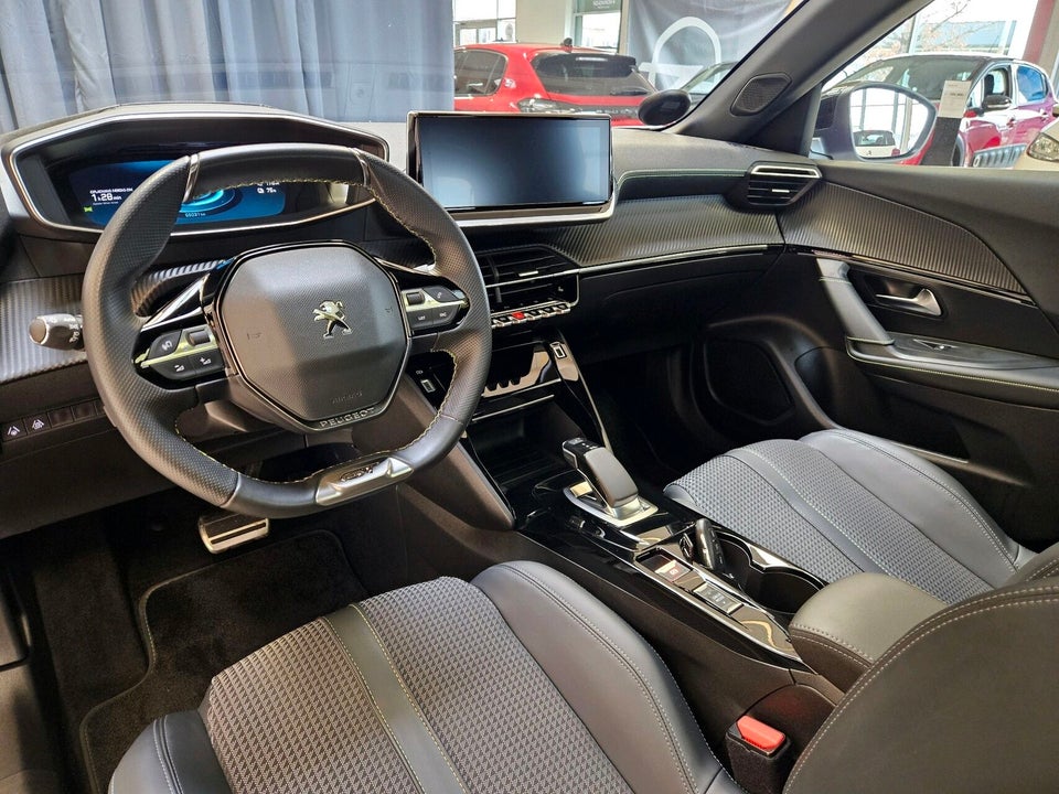 Peugeot e-2008 50 GT Sky 5d
