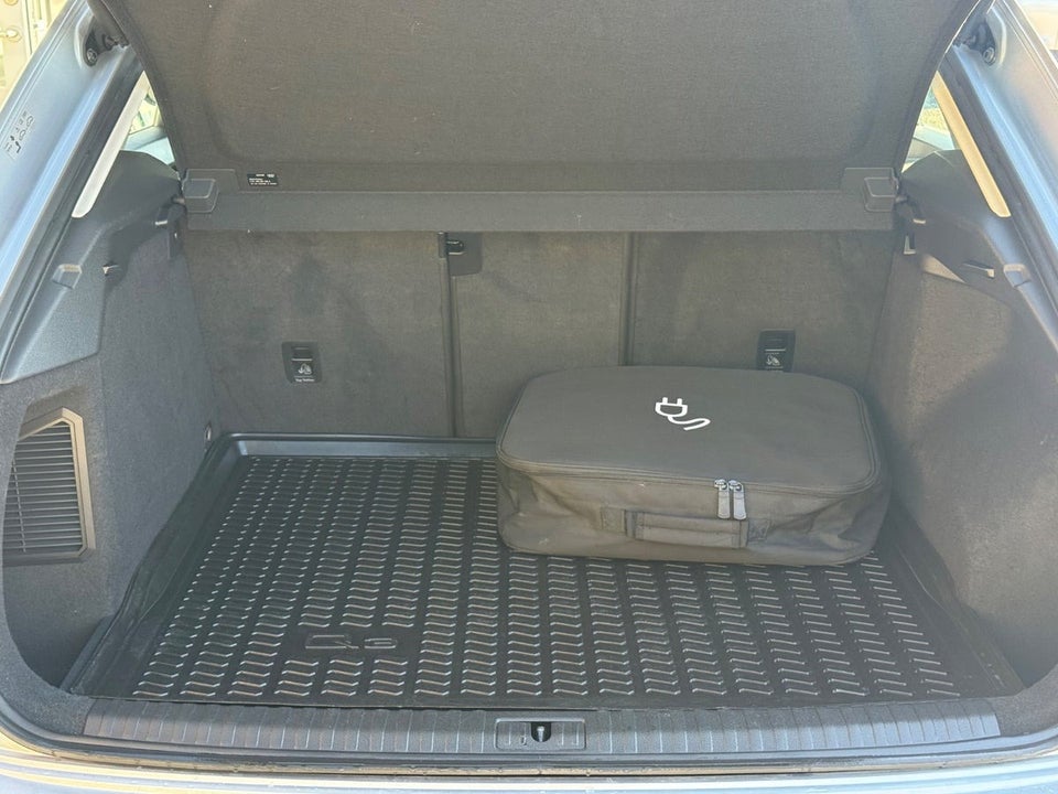 Audi Q3 45 TFSi e Attitude plus S-tr. 5d