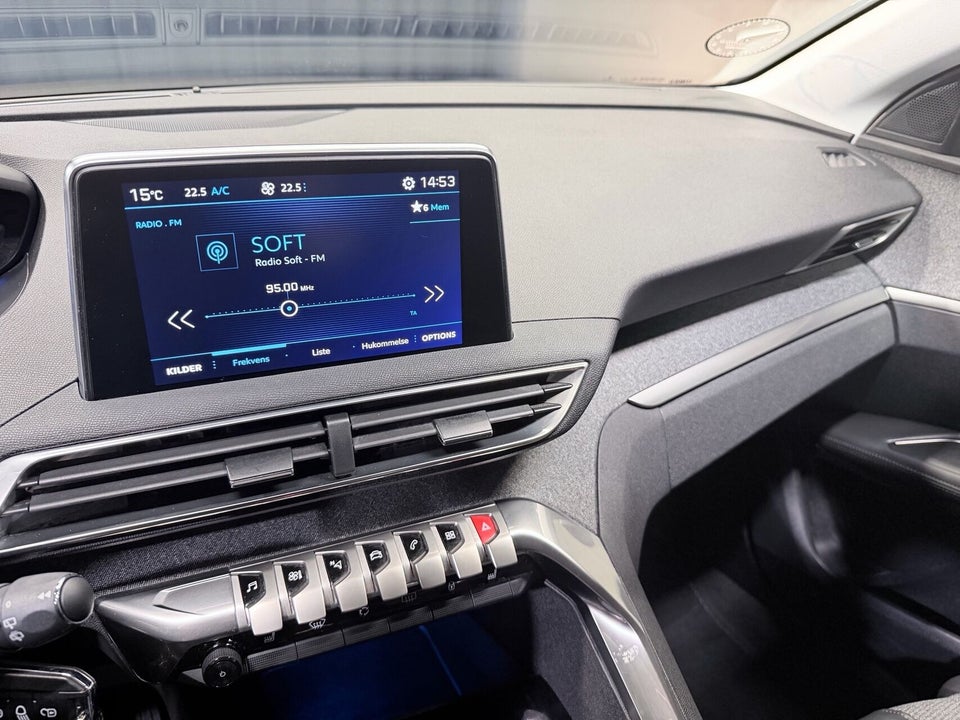 Peugeot 3008 1,2 e-THP 130 Allure 5d