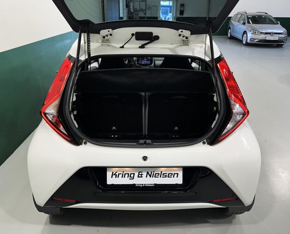 Toyota Aygo 1,0 VVT-i x-press 5d