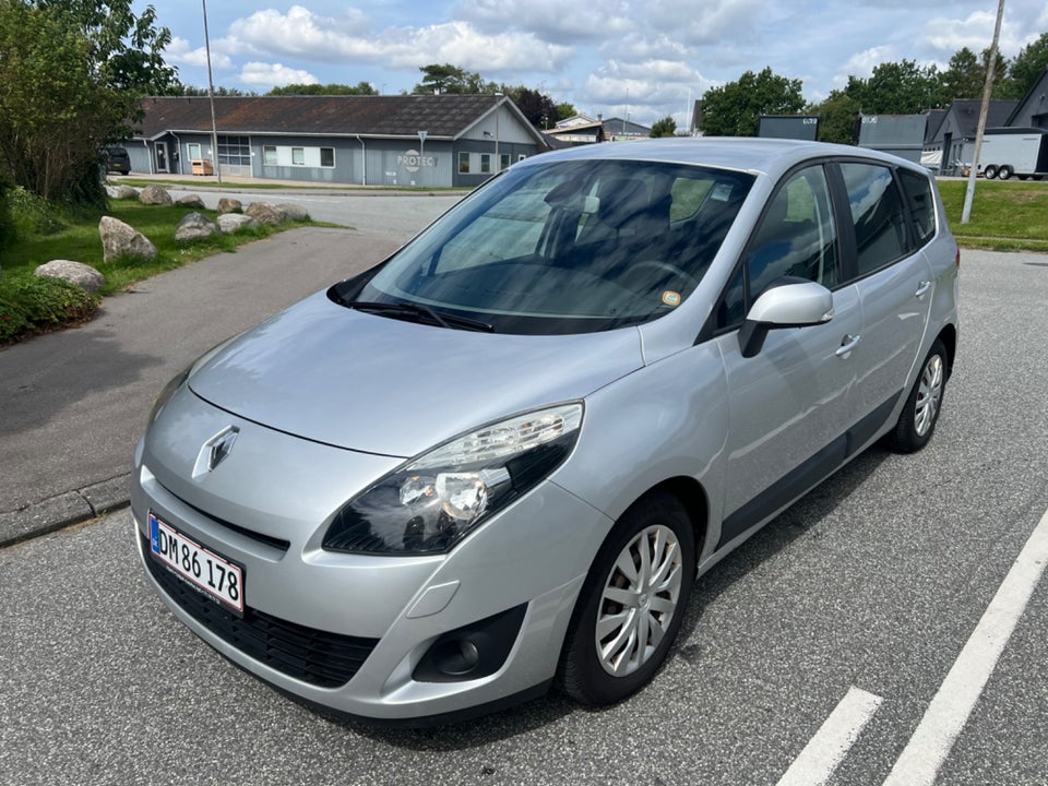 Renault Grand Scenic III 1,9 dCi 130 Dynamique 7prs 5d