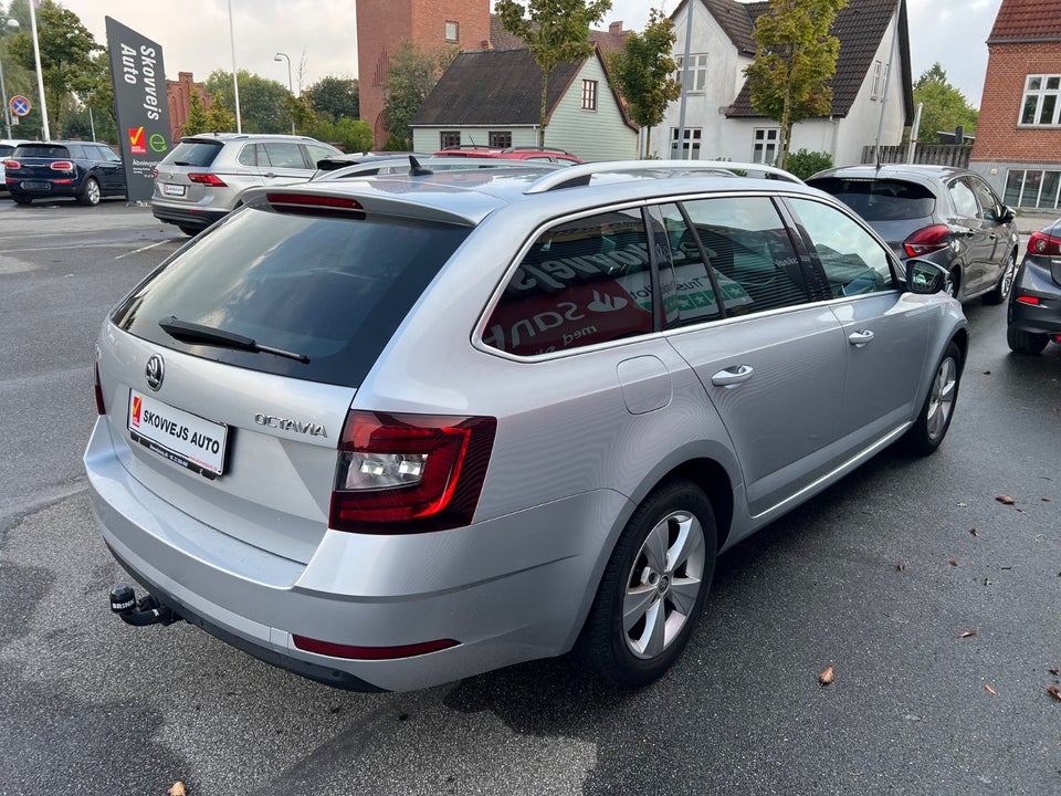 Skoda Octavia 2,0 TDi 150 Style Combi DSG 5d