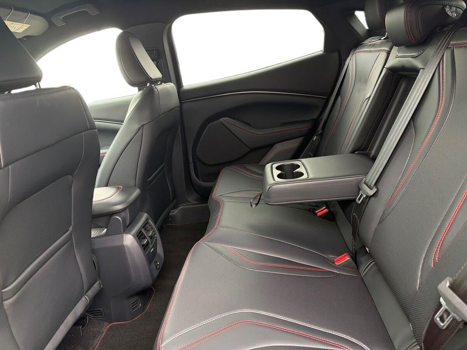 Ford Mustang Mach-E 70 Standard Range AWD 5d