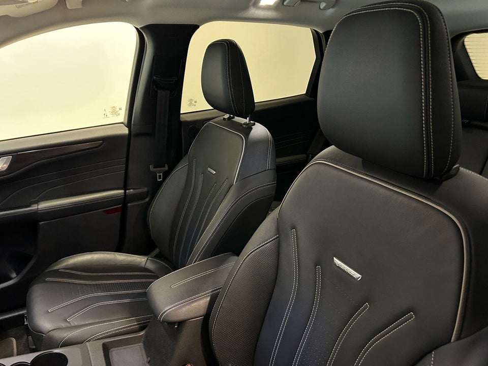 Ford Kuga 2,5 PHEV Vignale CVT 5d