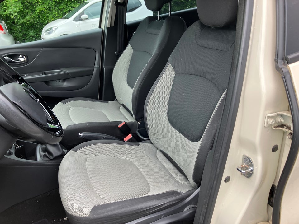 Renault Captur 0,9 TCe 90 Expression 5d