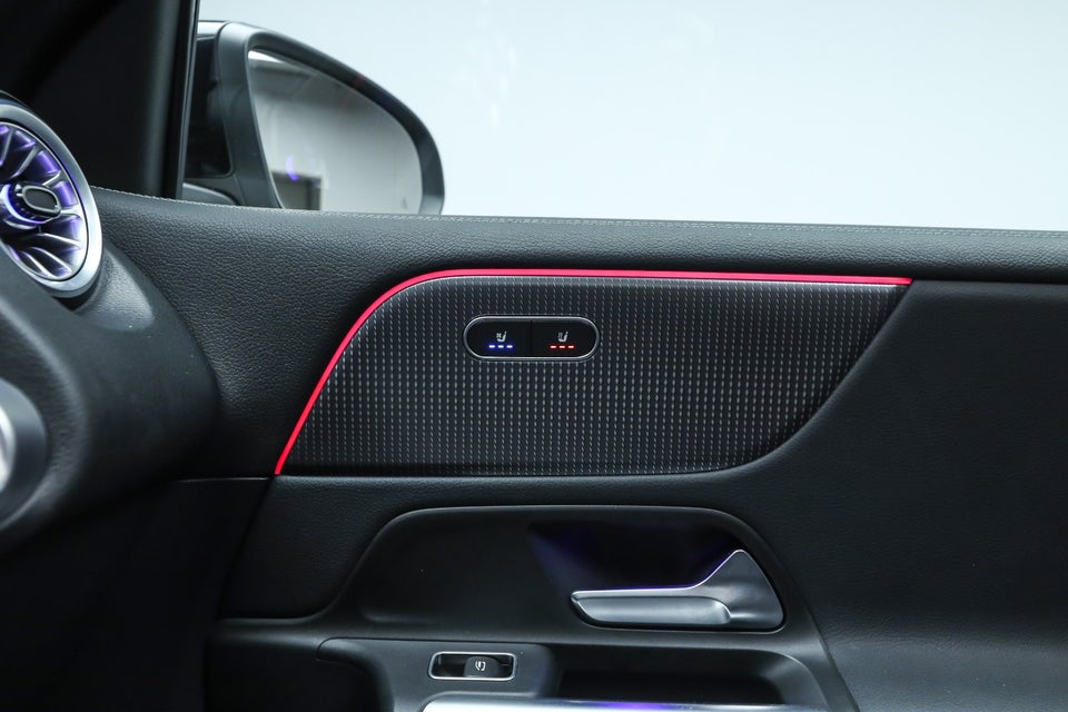 Mercedes EQB300 AMG Line 4Matic 7prs 5d