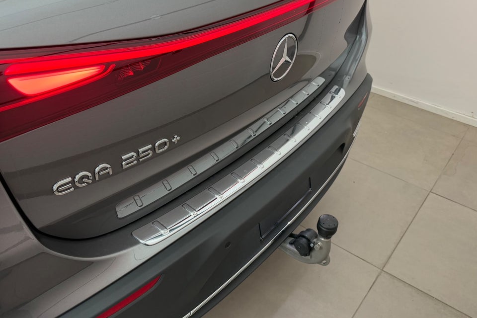 Mercedes EQA250+ Progressive 5d