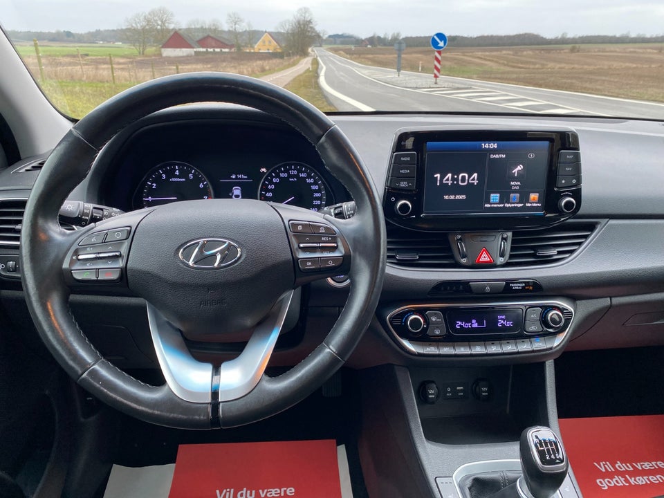 Hyundai i30 1,0 T-GDi Premium Fastback 5d