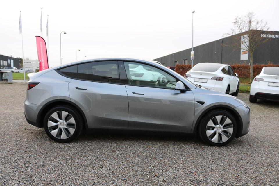 Tesla Model Y RWD 5d