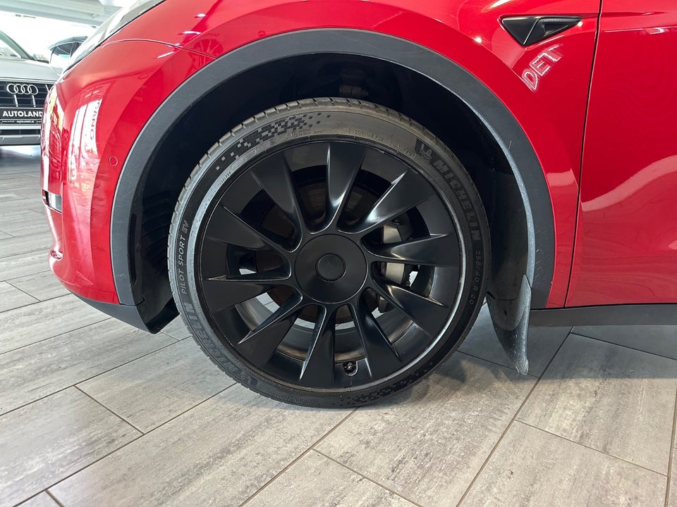 Tesla Model Y Long Range AWD 5d