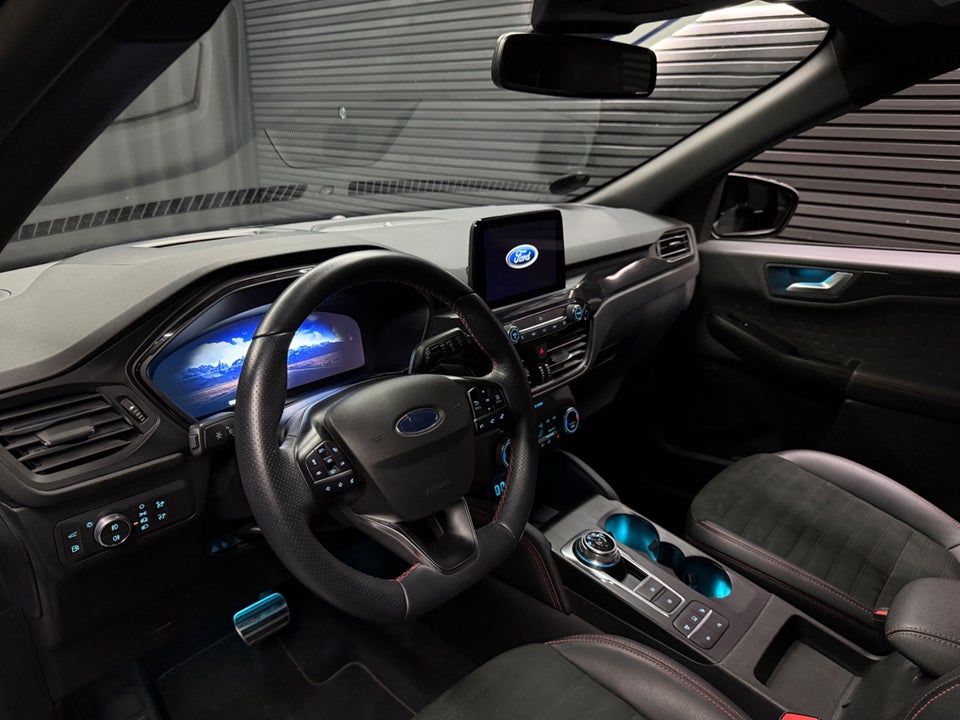 Ford Kuga 2,5 HEV ST-Line X CVT 5d