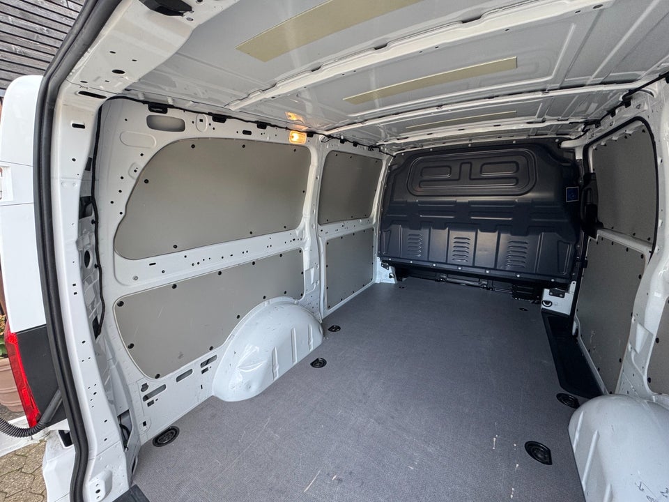 Mercedes Vito 114 2,0 CDi Kassevogn aut. L RWD