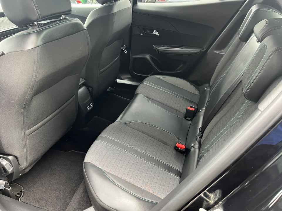 Peugeot 2008 1,5 BlueHDi 130 Allure Pack EAT8 5d