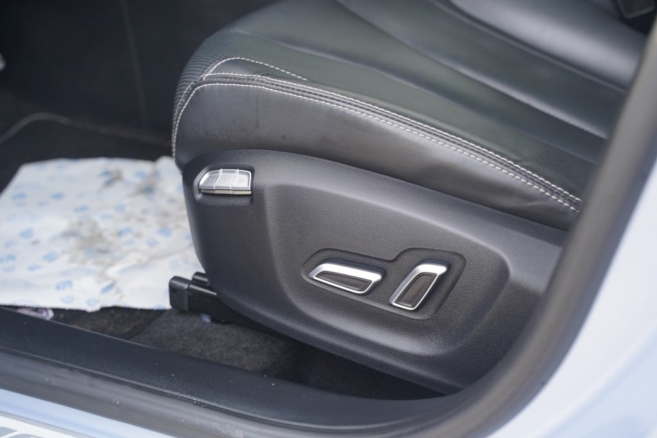 MG Marvel R Luxury 5d