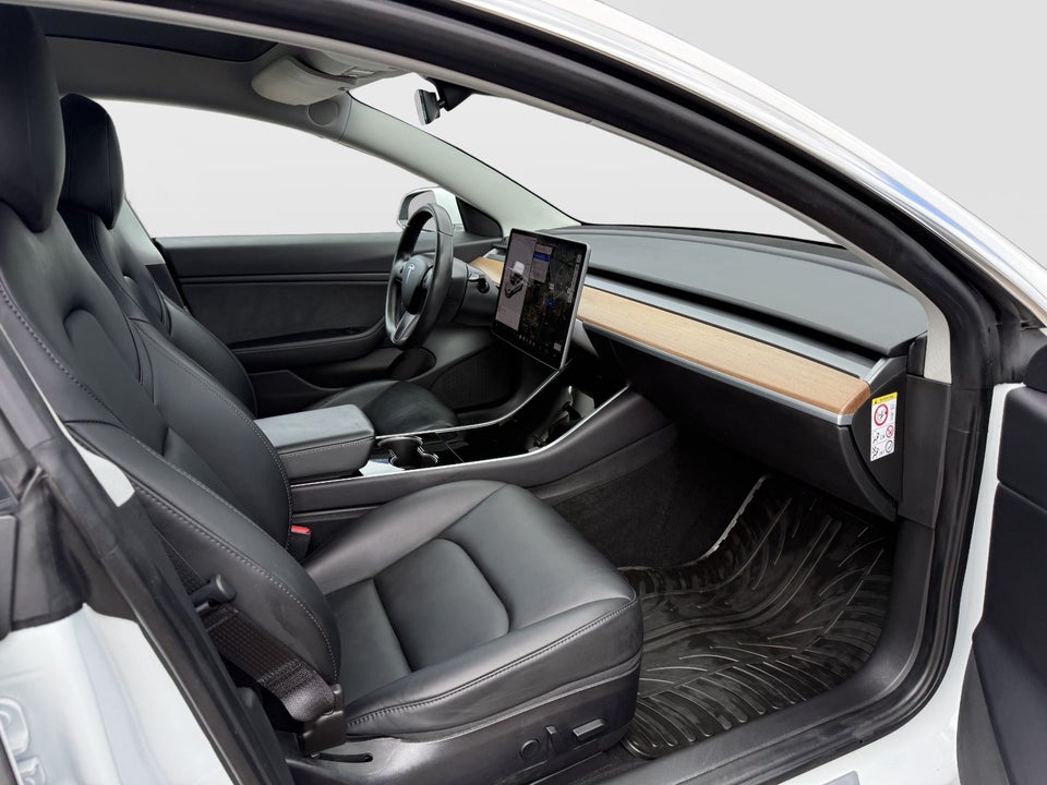 Tesla Model 3 Long Range AWD 4d