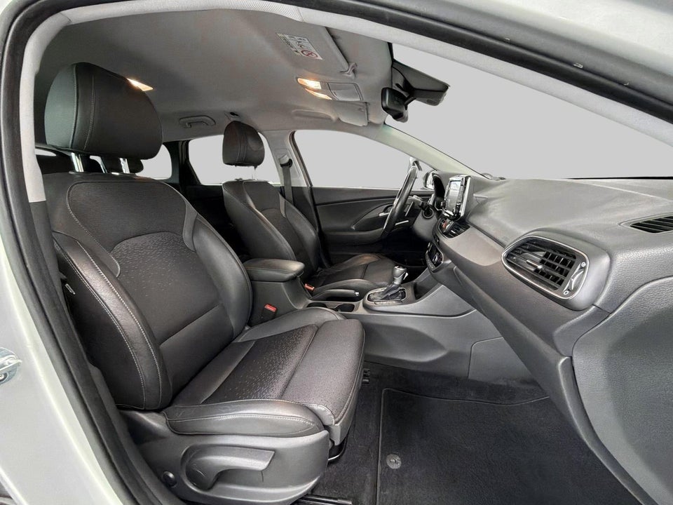 Hyundai i30 1,4 T-GDi Premium stc. DCT 5d