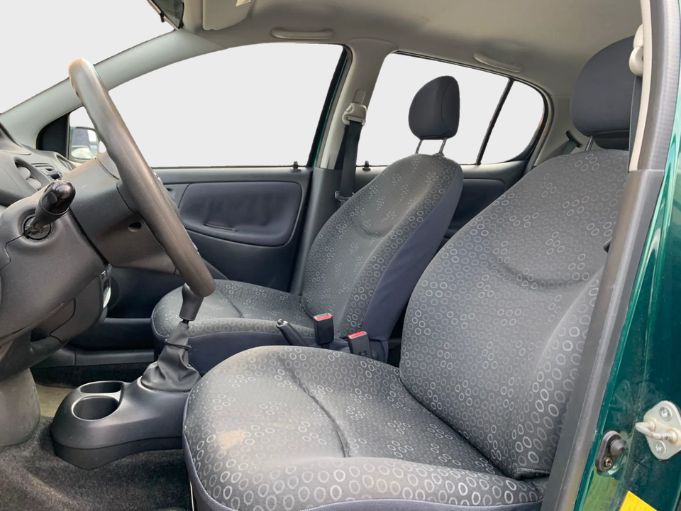 Toyota Yaris 1,3 Terra 5d