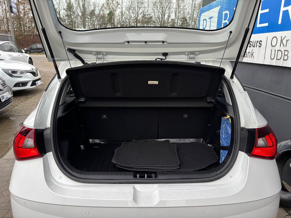 Hyundai i20 1,0 T-GDi Essential DCT 5d