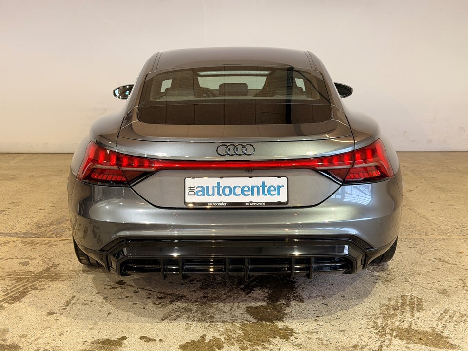 Audi e-tron GT quattro 4d