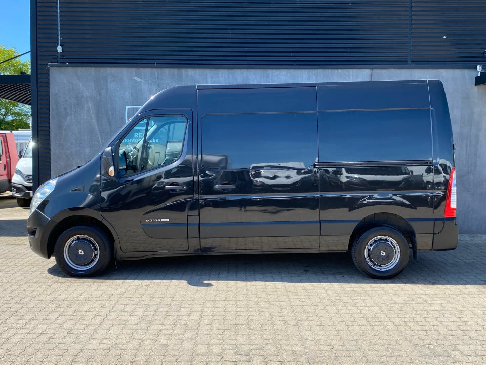 Renault Master III T35 2,3 dCi 135 L2H2 Kassevogn