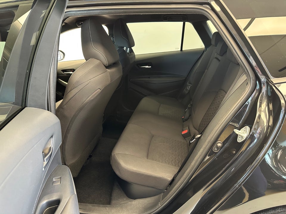 Toyota Corolla 1,8 Hybrid Active Smart Touring Sports MDS 5d