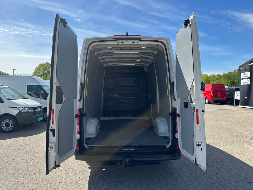 VW Crafter 30 2,0 TDi 177 Kassevogn L3H2