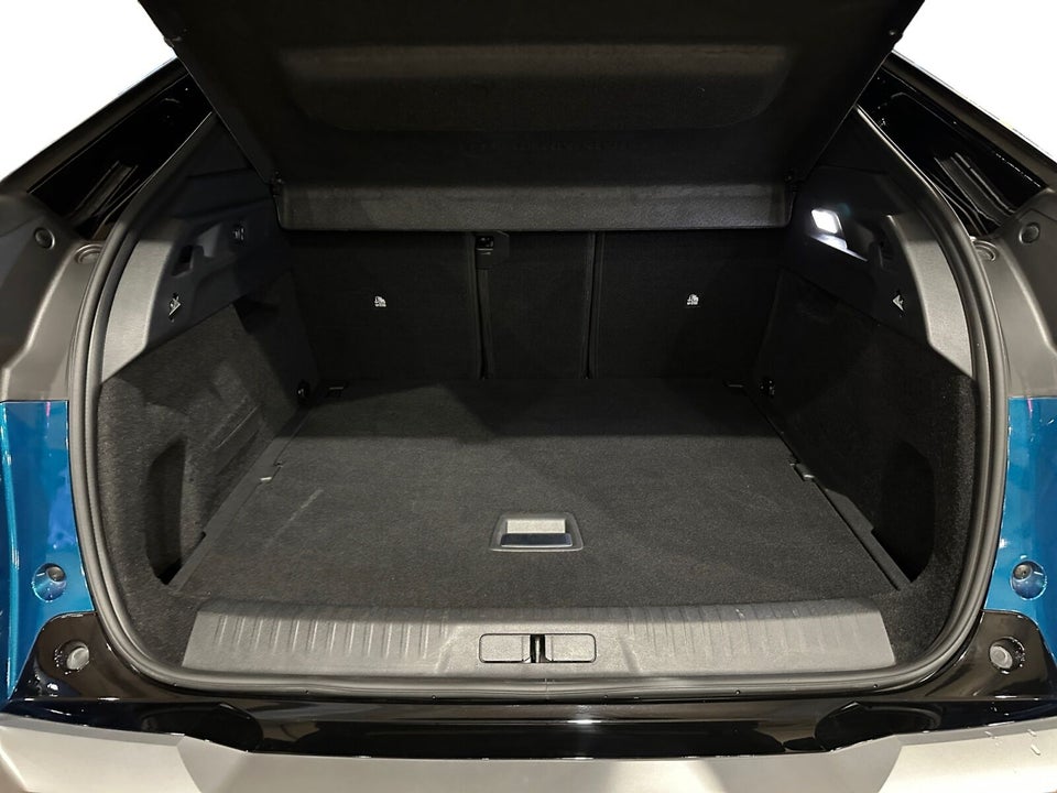 Peugeot e-3008 77 GT Pack 5d