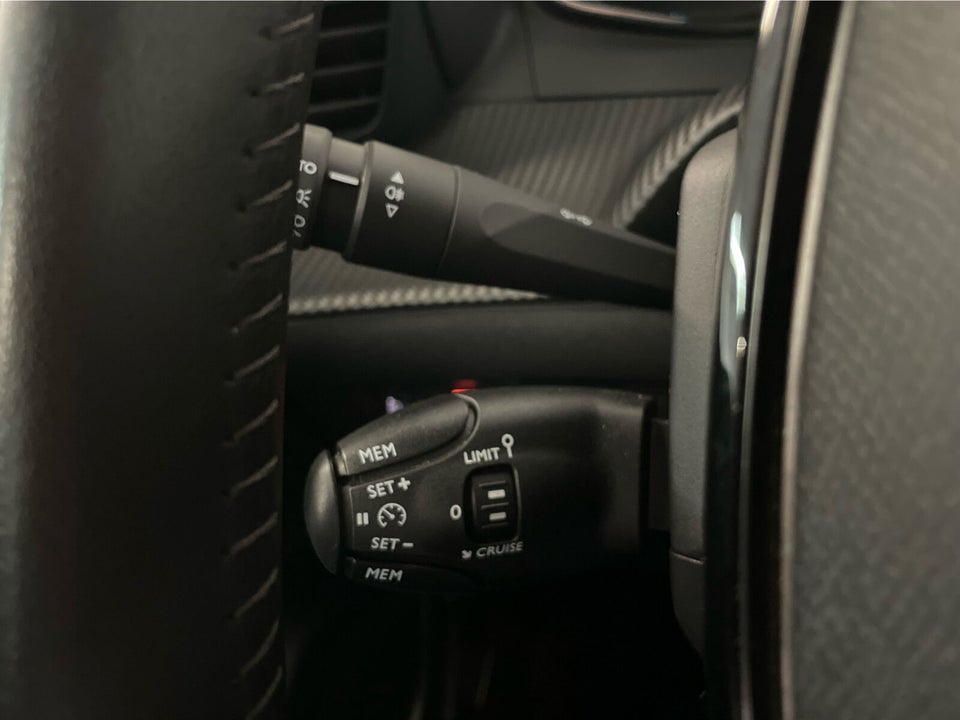 Peugeot e-2008 50 Allure 5d