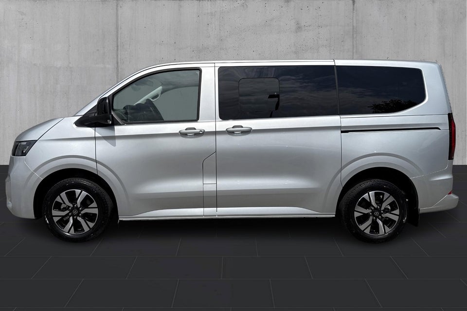 VW e-Caravelle 64 Life SWB