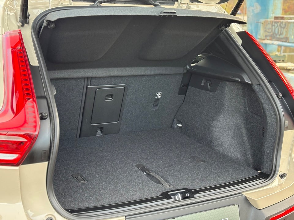 Volvo EX40 Extended Range Core 5d