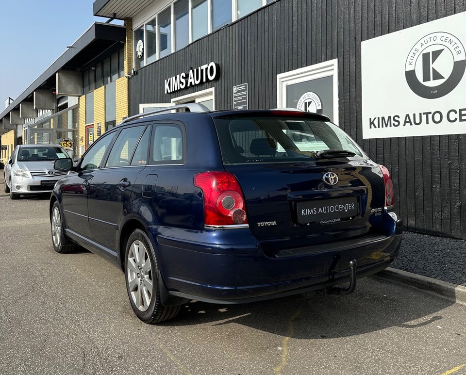 Toyota Avensis 2,0 D-4D Sol stc. 5d