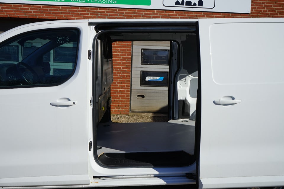 Peugeot Expert 2,0 BlueHDi 122 L2 Plus EAT8 Van