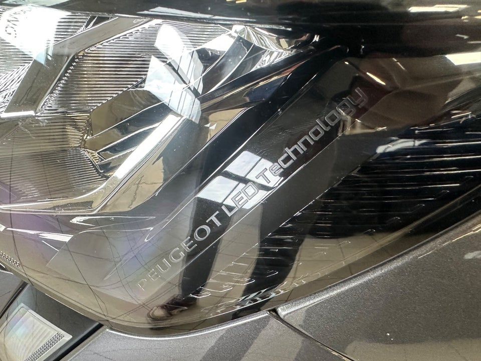 Peugeot 208 1,2 PureTech 100 Active 5d