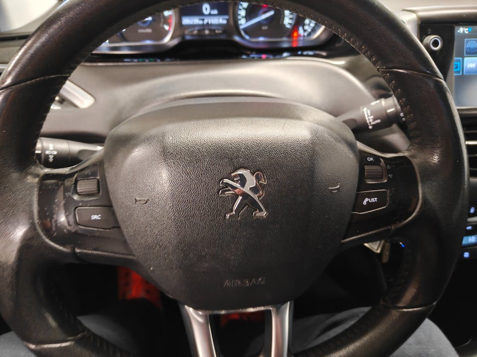 Peugeot 208 1,2 VTi Allure 5d