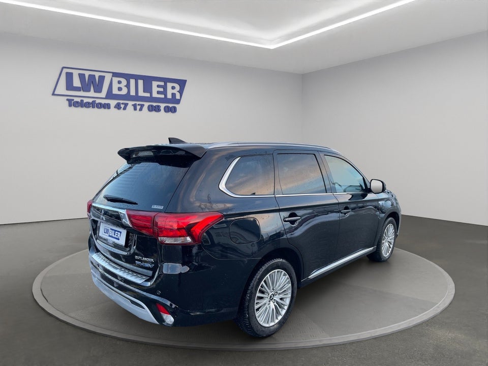 Mitsubishi Outlander 2,4 PHEV Instyle CVT 4WD 5d