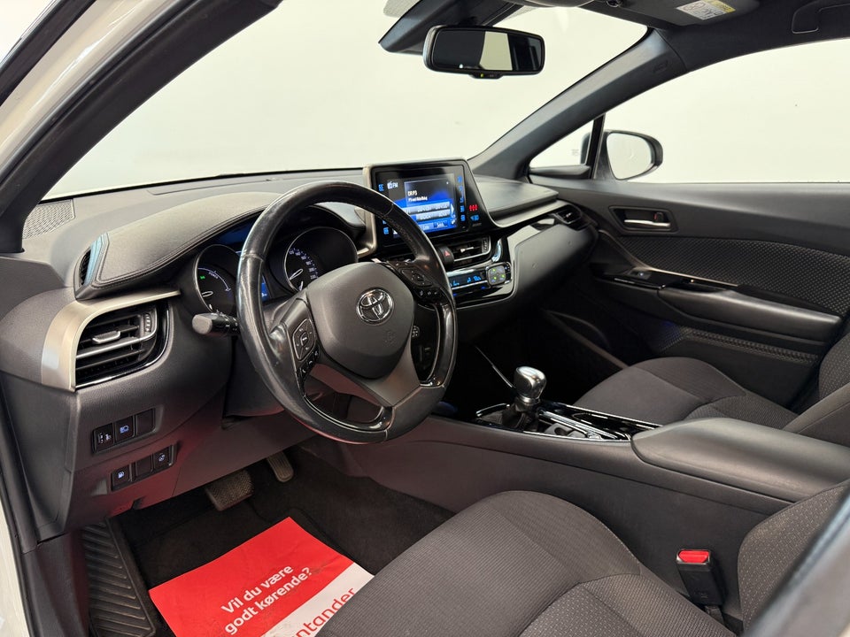 Toyota C-HR 1,8 Hybrid C-ENTER CVT 5d