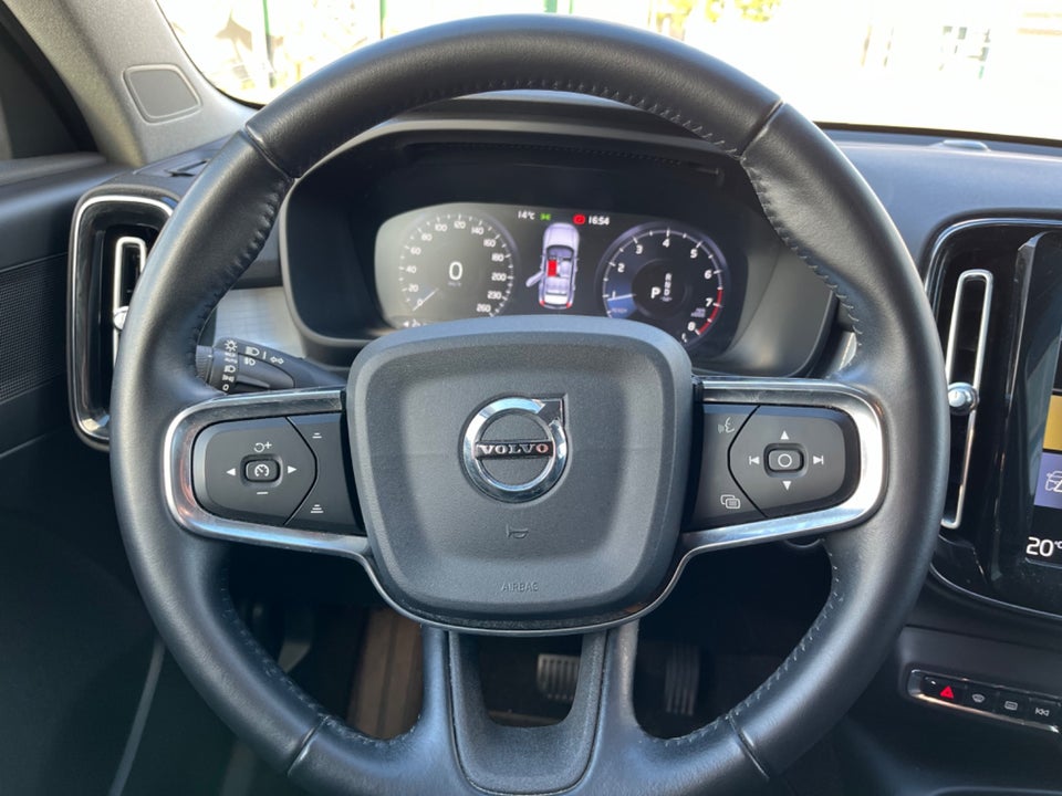 Volvo XC40 2,0 T4 190 Momentum aut. 5d