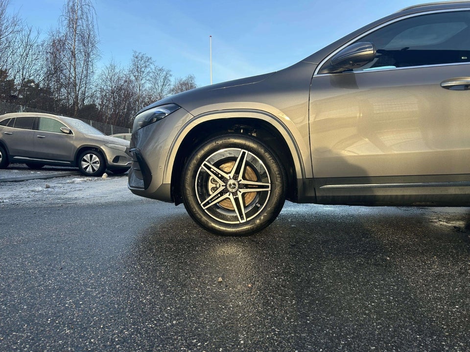 Mercedes EQA250+ AMG Line Advance Plus 5d