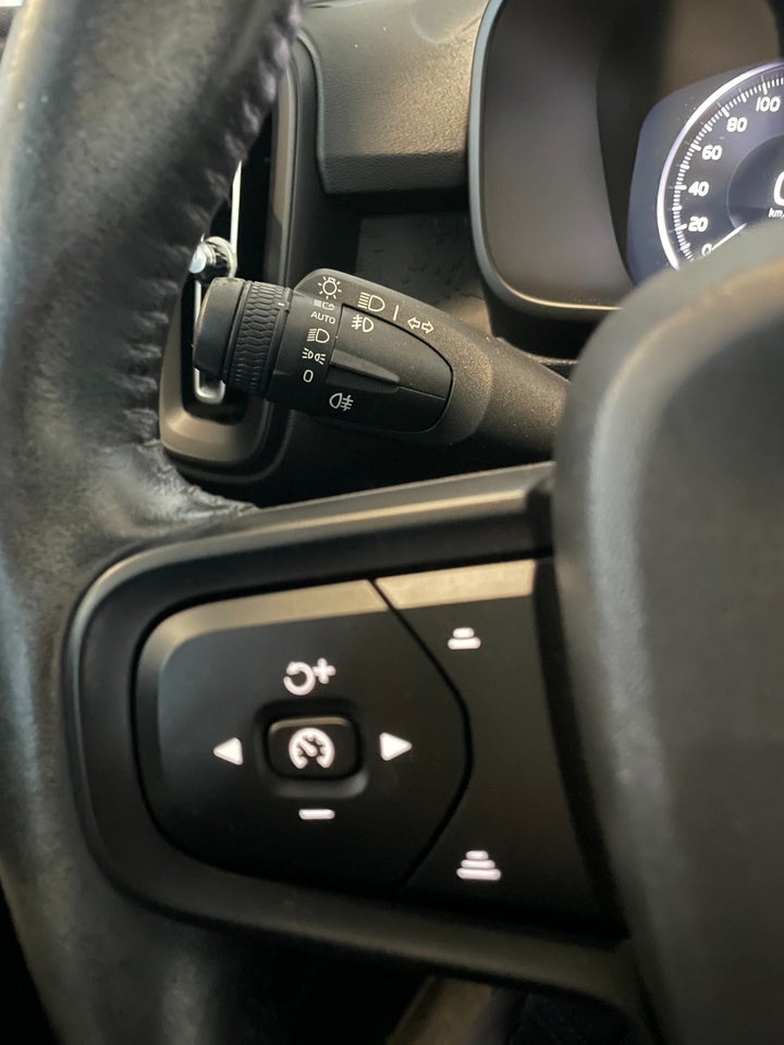 Volvo XC40 1,5 T3 156 5d