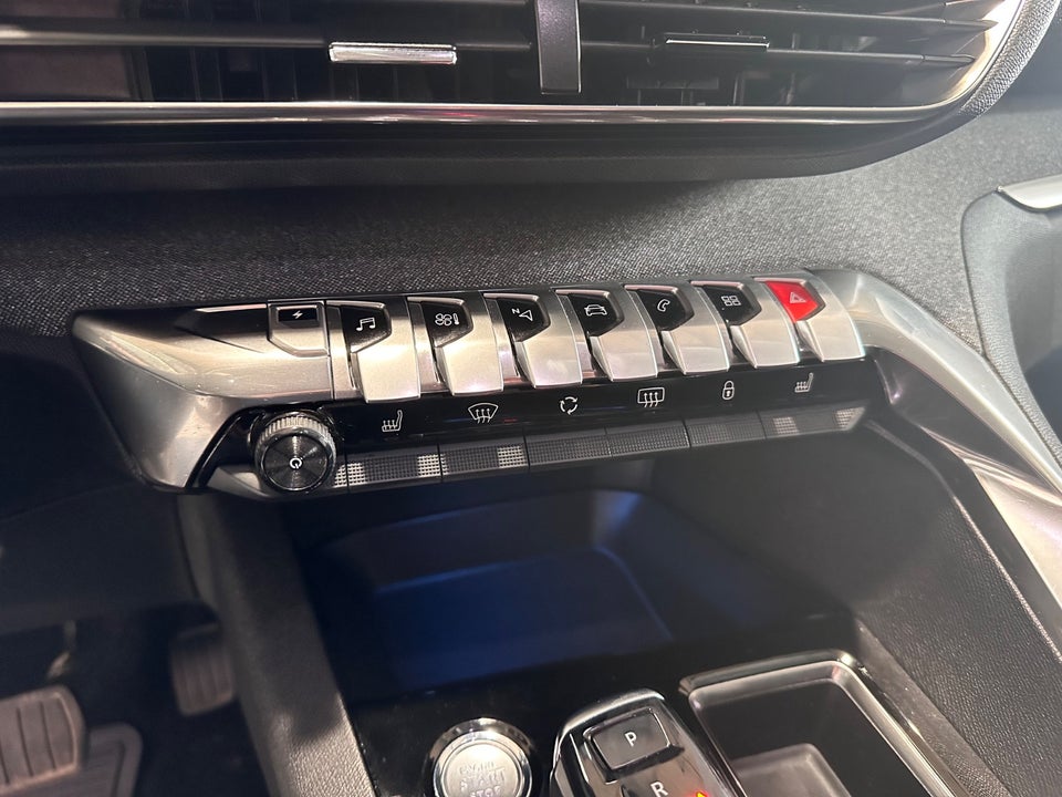 Peugeot 3008 1,6 Hybrid4 Allure Pack Limited EAT8 Van 5d