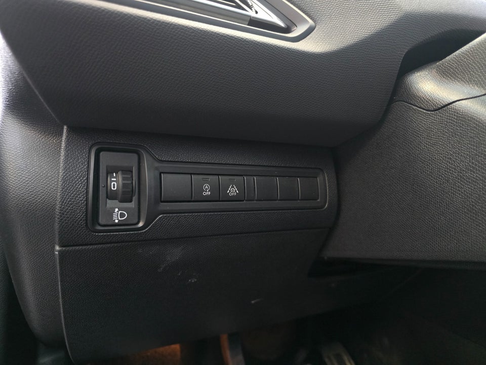 Peugeot 308 1,5 BlueHDi 130 Prestige SW 5d