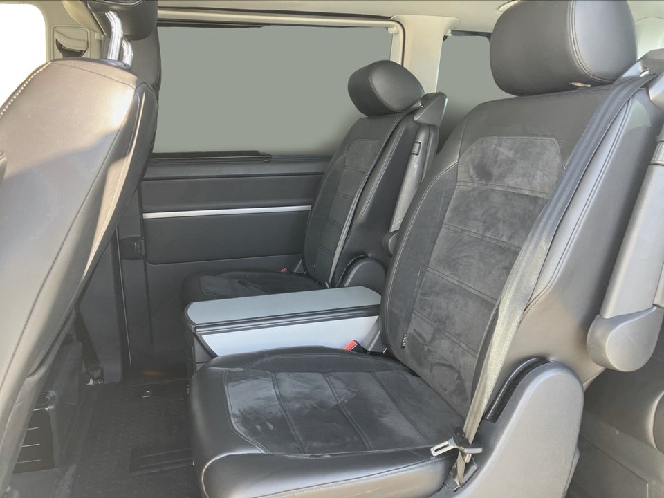 VW Multivan 2,0 TDi 150 Highline DSG kort