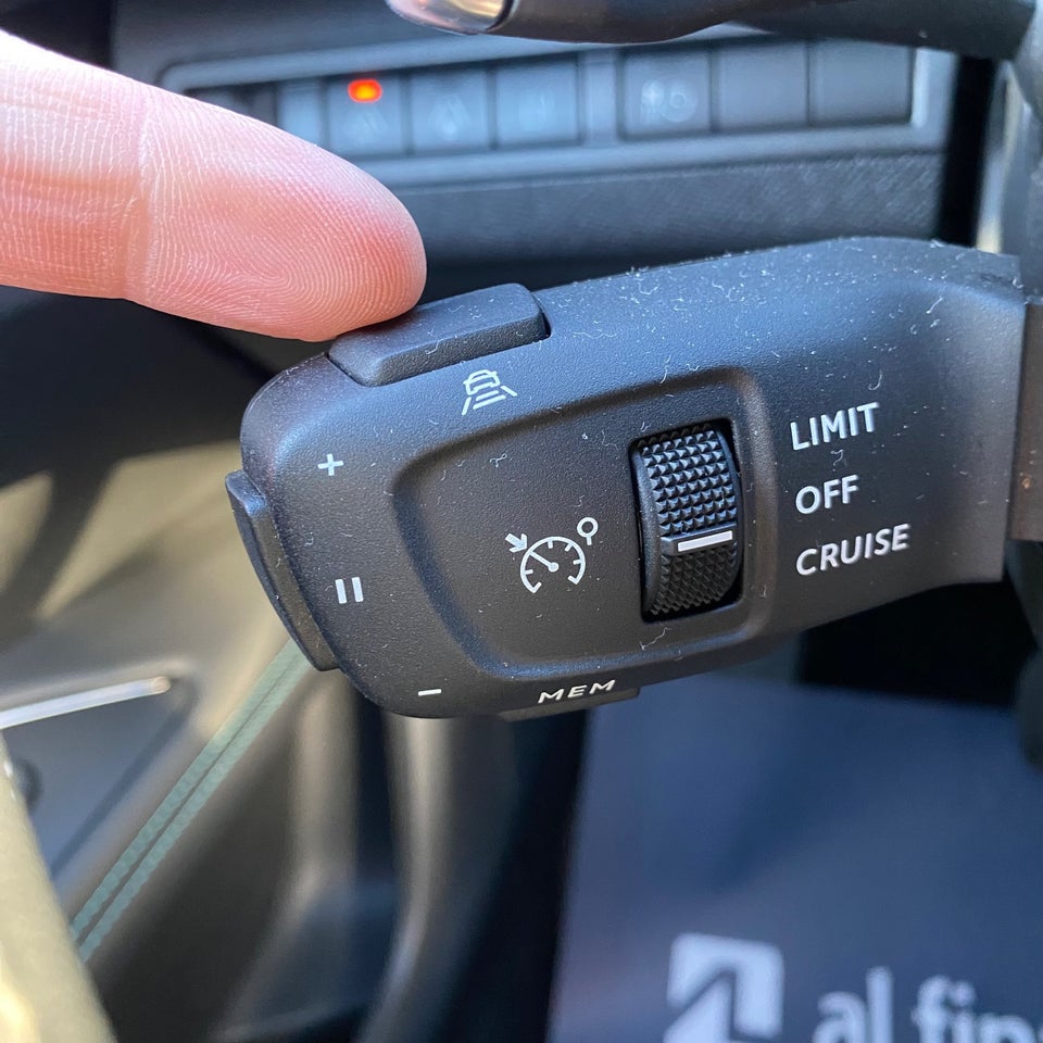 Peugeot 3008 1,6 Hybrid Allure Pack EAT8 5d